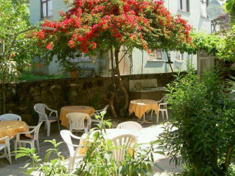 Begonville Pansiyon Side Exterior foto